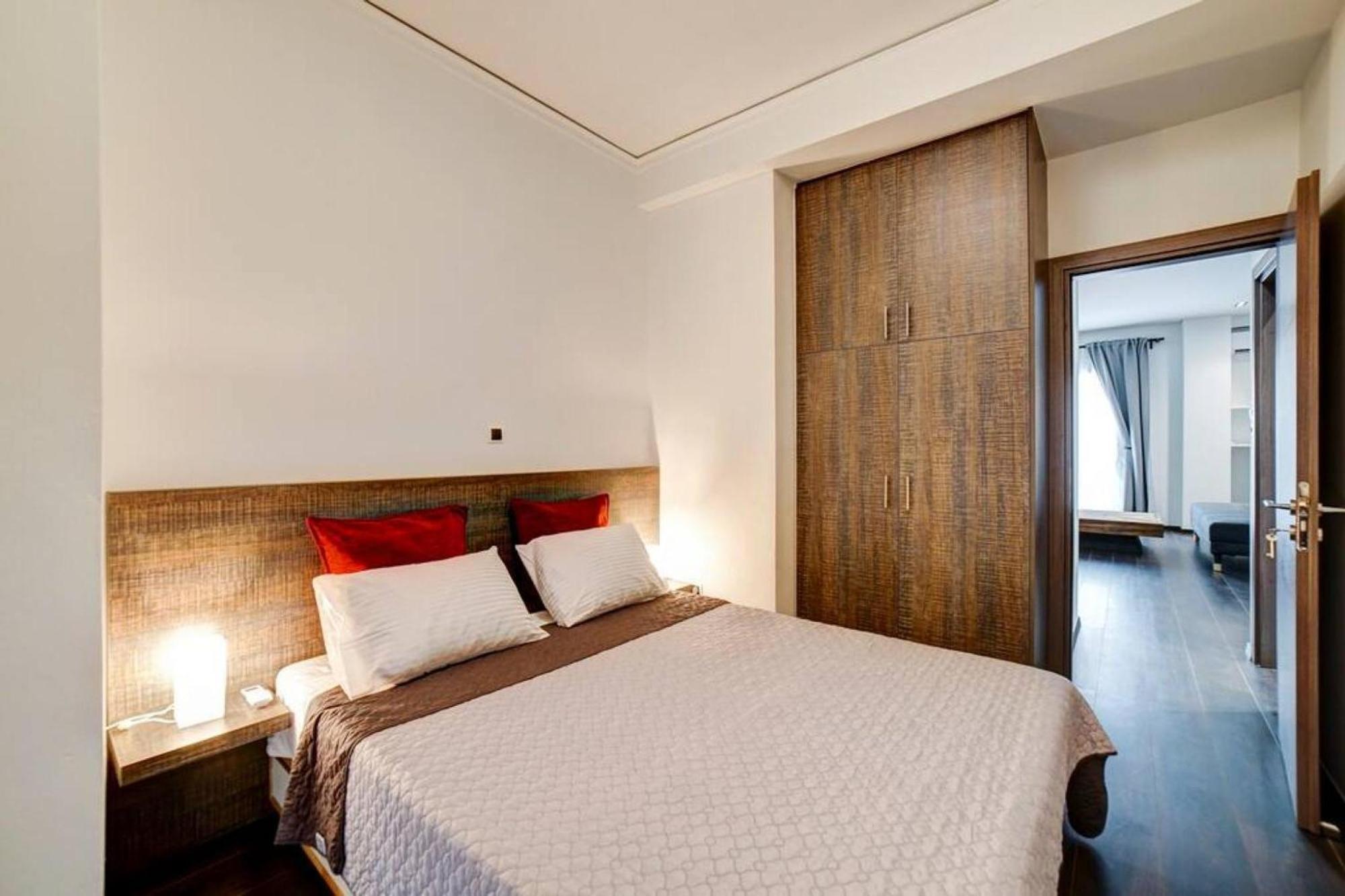 Classy And Stylish Apartment Next To Hilton Athens Exterior photo