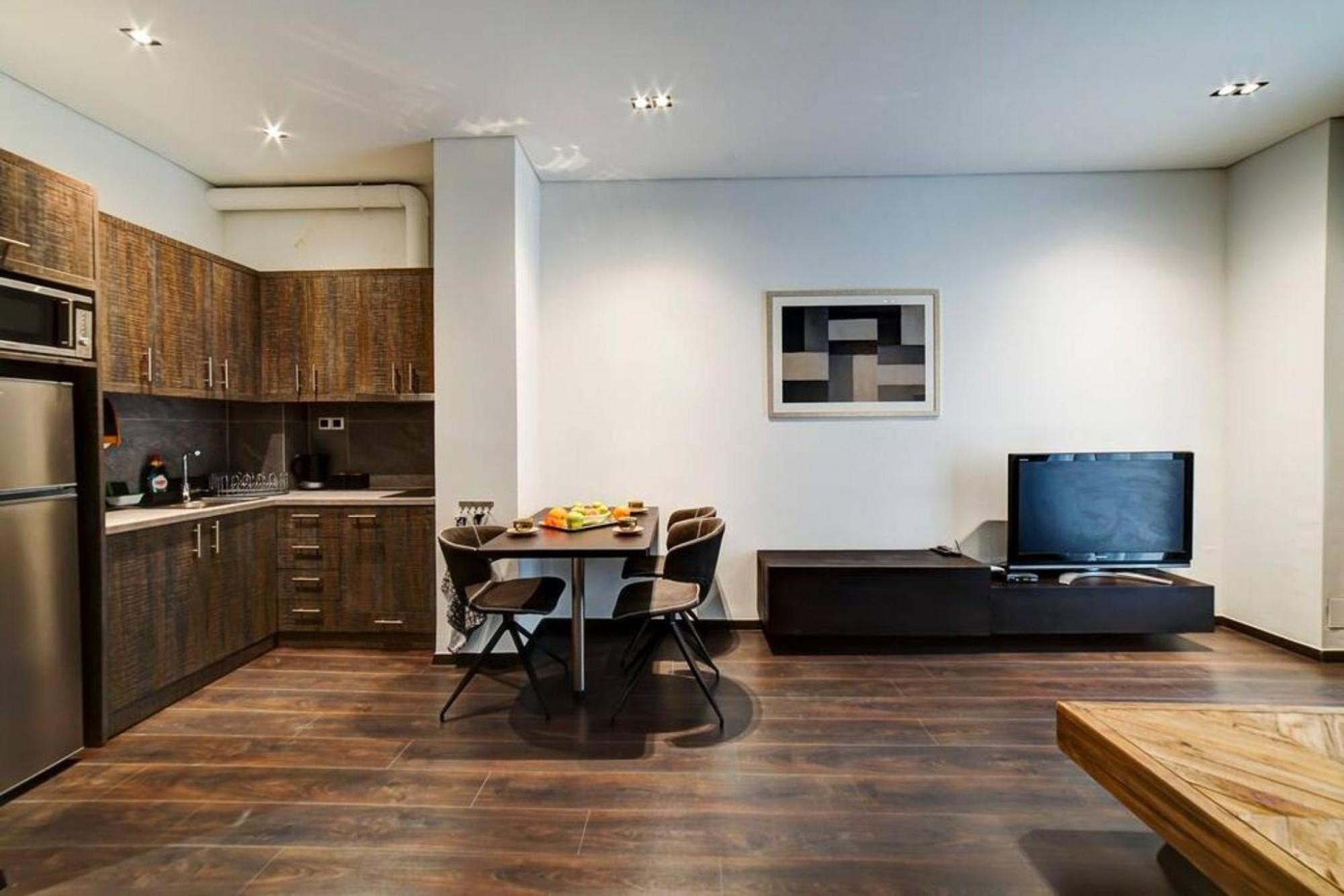 Classy And Stylish Apartment Next To Hilton Athens Exterior photo